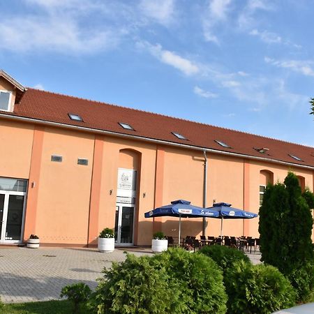 Stari Mlin Hotell Vrsac Eksteriør bilde