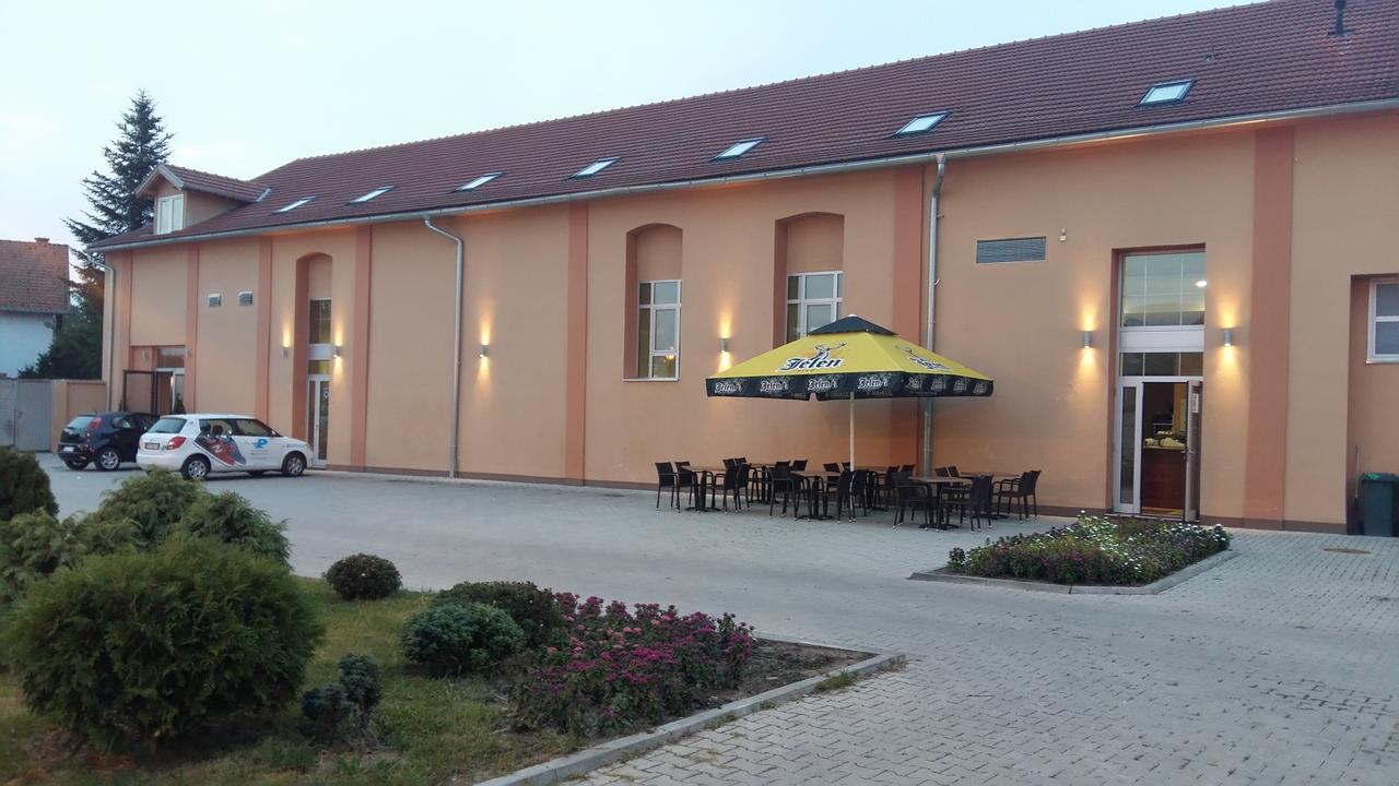 Stari Mlin Hotell Vrsac Eksteriør bilde