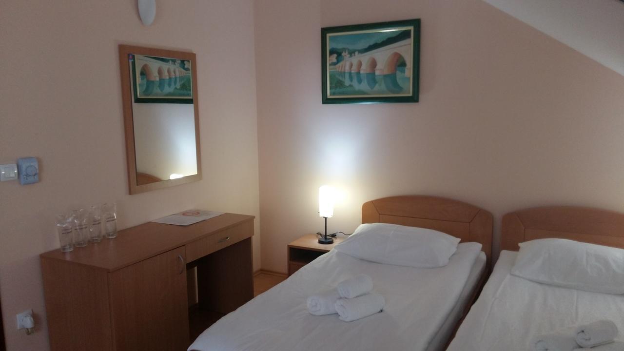 Stari Mlin Hotell Vrsac Eksteriør bilde