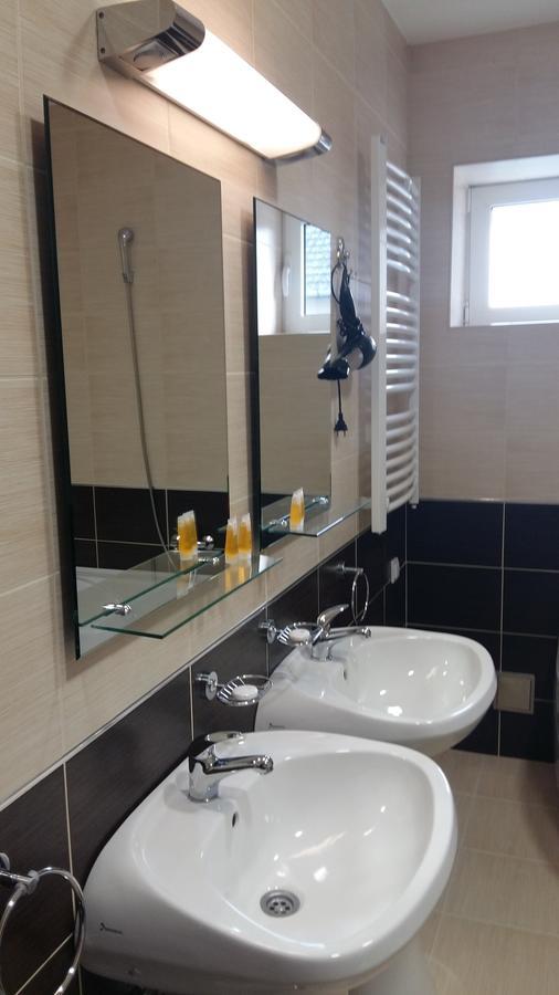 Stari Mlin Hotell Vrsac Eksteriør bilde