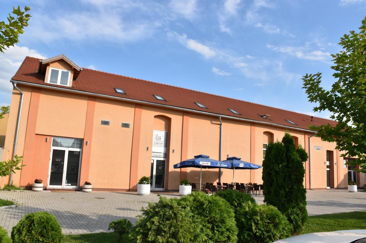 Stari Mlin Hotell Vrsac Eksteriør bilde